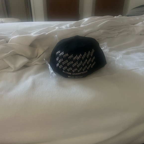 Supreme fitted - Picture 4 of 4